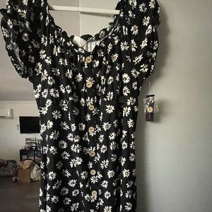 No boundaries daisy dress